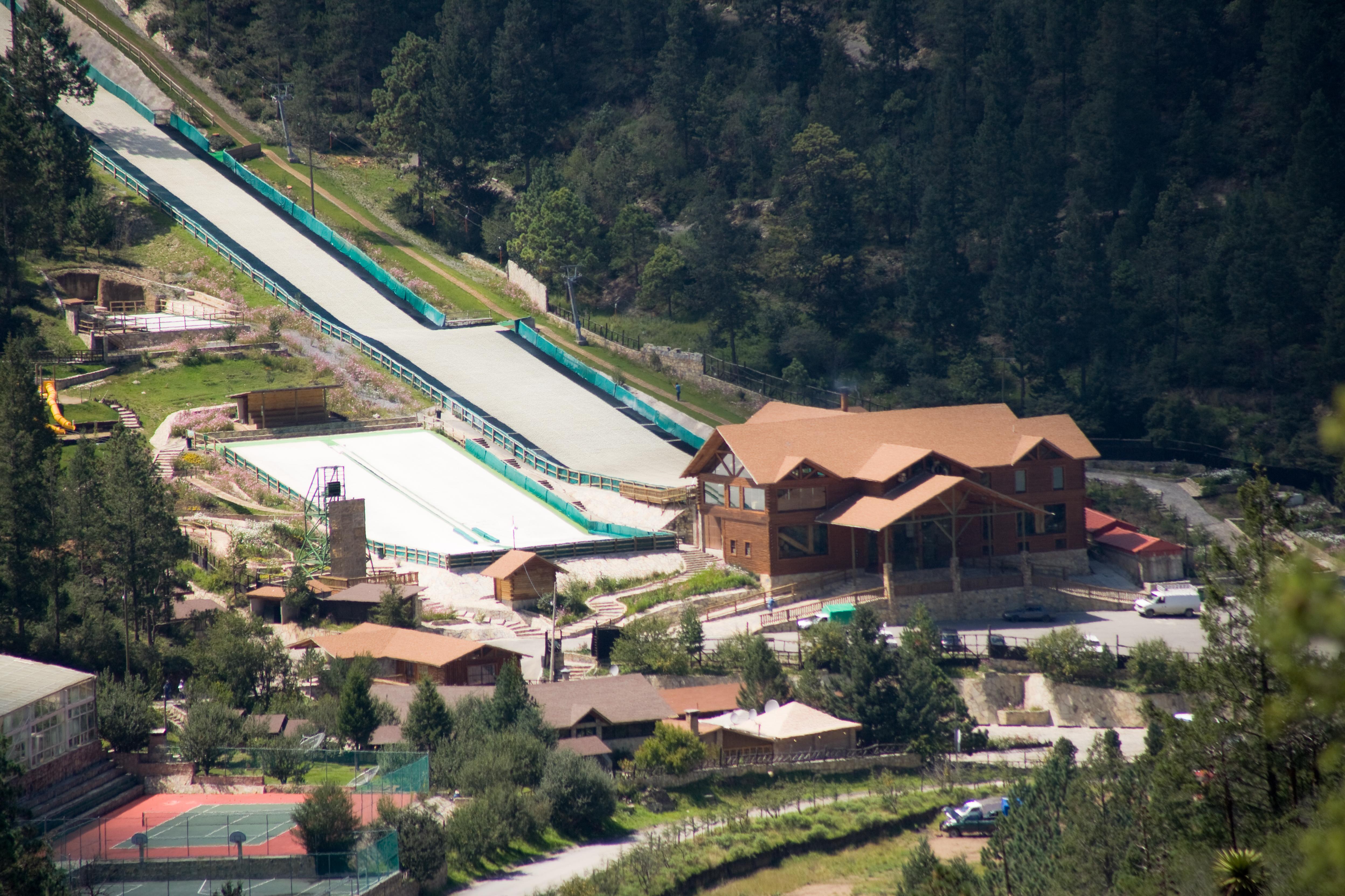 Отель Bosques De Monterreal Сан-Антонио-де-лас-Аласанас Экстерьер фото